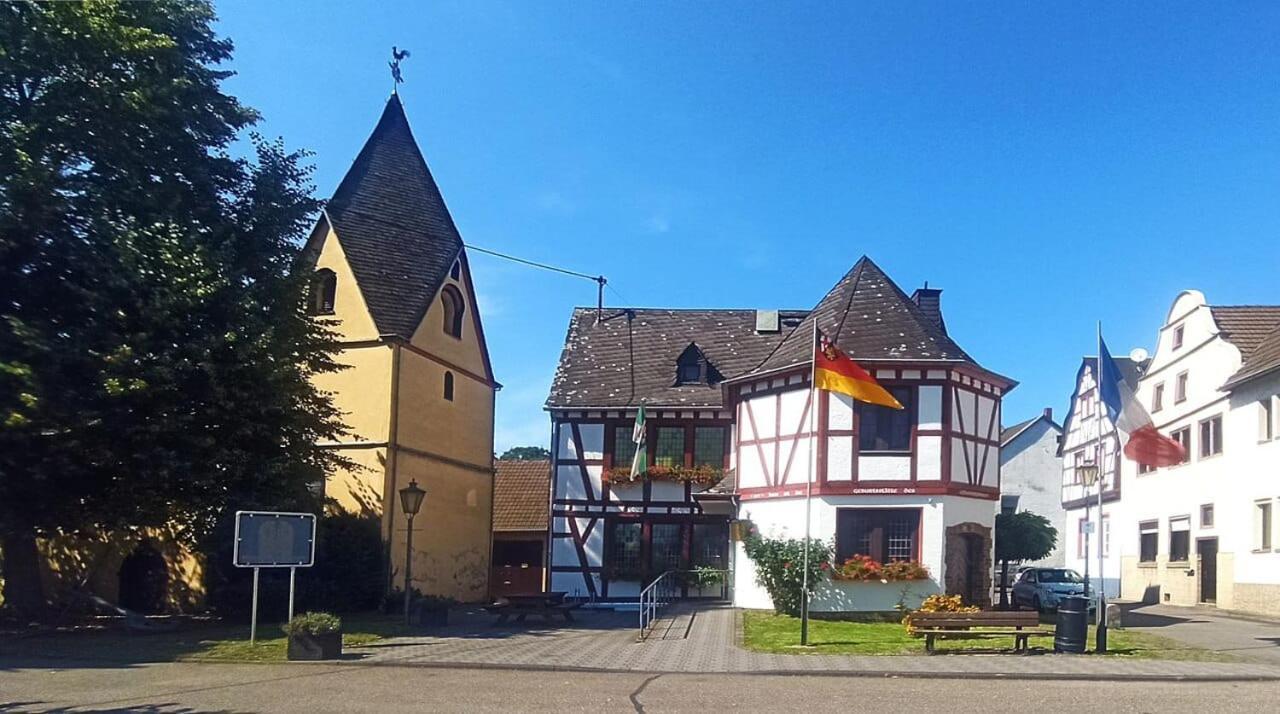 Ferienwohnung Neli Am Rhein Rheinbrohl المظهر الخارجي الصورة